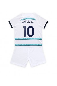 Chelsea Christian Pulisic #10 Babyklær Borte Fotballdrakt til barn 2022-23 Korte ermer (+ Korte bukser)